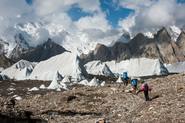  Baintha Brakk : Còn được biết đến với tên gọi Ogre, ngọn núi dốc đứng hiểm trở này là một trong những nơi khó leo nhất thế giới. Bởi vậy, người đầu tiên và người thứ hai cố gắng chinh phục ngọn núi đá này cách nhau những 24 năm!