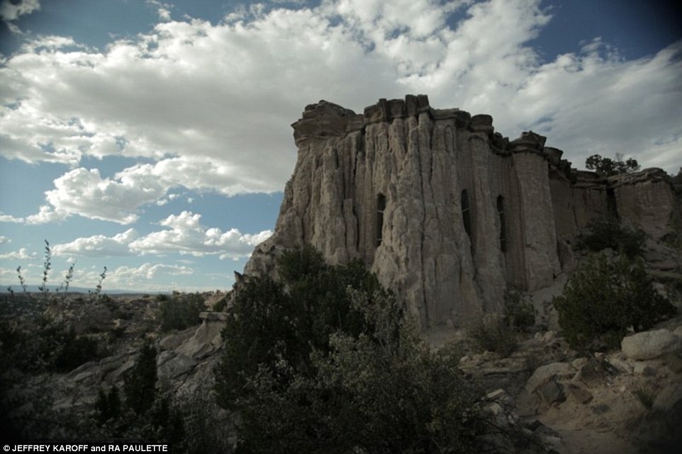 Đây là một vách đá ở phía bắc New Mexico.