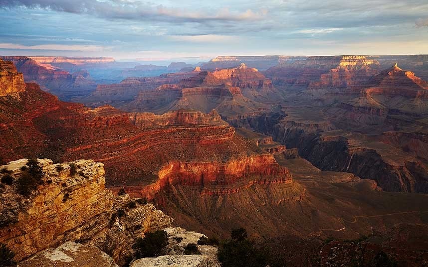 Mỹ: Đây là một trong những đất nước có sự đa dạng phong phú nhất hành tinh, từ những tòa nhà chọc trời ở New York đến vẻ đẹp tự nhiên tuyệt mỹ ở Yellowstone.