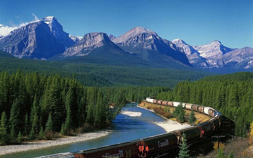 Canada: Đất nước rộng lớn và đa dạng, từ Montreal với văn hóa động đáo đến cơ hội ngắm những chú gấu Bắc Cực ở Hudson Bay.