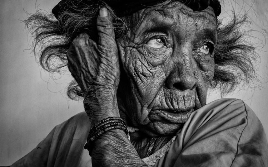 Giải ảnh đen trắng: Bà lão ở La Guajira, Colombia – tác giả Johnny Haglund (Nauy)