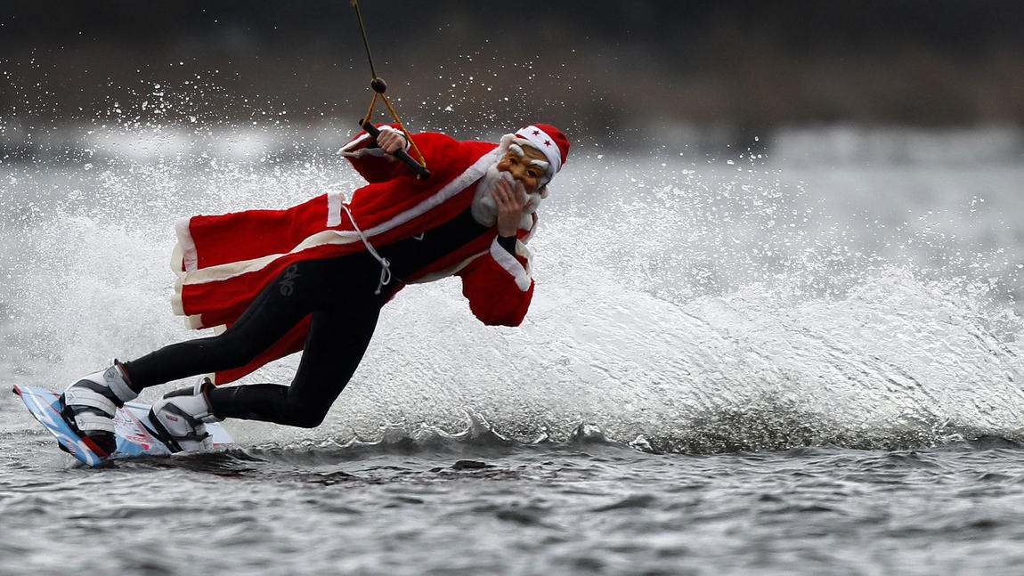 Hinh hai ong gia Noel o cac nuoc khac nhau nhu the nao? hinh anh