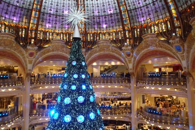 Một khu mua sắm ở Paris lộng lẫy như một cung điện.