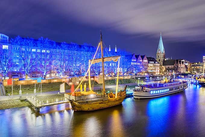 Đèn giáng sinh rực rỡ tại Bremen, Đức.
