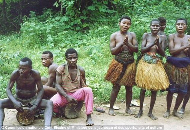 Dàn hợp âm Aka Pygmies ở miền trung châu Phi.