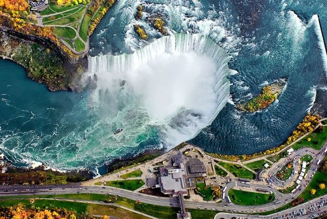 Thác Niagara ngoạn mục ở Canada.