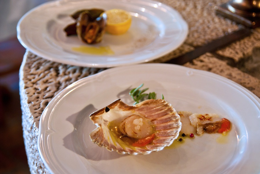 5. Istria, Croatia: Từng bị 4 quốc gia nắm quyền kiểm soát trong 100 năm qua, Istria và các vùng phụ cận cho ra đời rất nhiều các món ăn ngon khác nhau, từ món cơm risotto của Ý đến kapešante, món sò điệp của bờ biển Croatia. (Ảnh: coloursofistria)