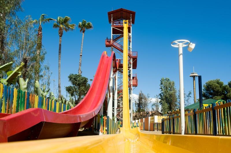 King Khajuna, Tây Ban Nha: Nằm trong công viên nước PortAventura ở Salou, Tarragona, Tây Ban Nha, có độ cao 31 m, đường trượt được mở chính thức vào tháng 5/2013, có độ dốc 55 độ, cho tốc độ 6 m/ giây.