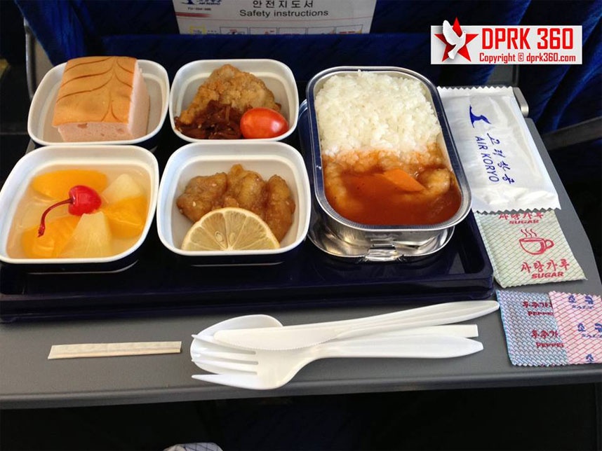 Một ưu điểm đáng ghi nhận là đồ ăn trên máy bay khá ổn.