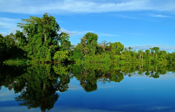Northern Amazon, Peru: Đi xuyên qua rừng Amazon, khám phá thế giới hoang dã của miền bắc Peru trên một du thuyền là những hoạt động thú vị ở đây. Những du thuyền sang trọng này có đẳng cấp 5 sao, hứa hẹn những điều lãng mạn khi rong ruổi vùng sông nước Amazon cho các cặp đôi ưa khám phá.