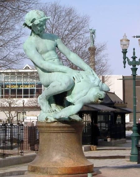 Tượng “Cậu bé rùa” của tác giả Charles Y. Harvey ở Worcester Common.