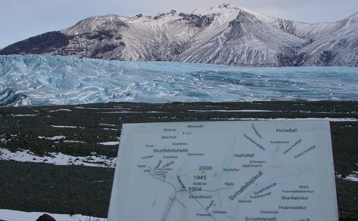 Iceland - phim “Interstellar”: Đây là một trong những bộ phim đình đám nhất năm 2014 với những ngôi sao hạng A như Matthew McConaughey và Anne Hathaway. Phần lớn bối cảnh bộ phim khoa học viễn tưởng này được quay ở Iceland với những cảnh băng giá ngoạn mục, đặc biệt là cảnh sông băng Svínafellsjökull xuất hiện trong các poster phim. Các bộ phim nổi tiếng khác như 