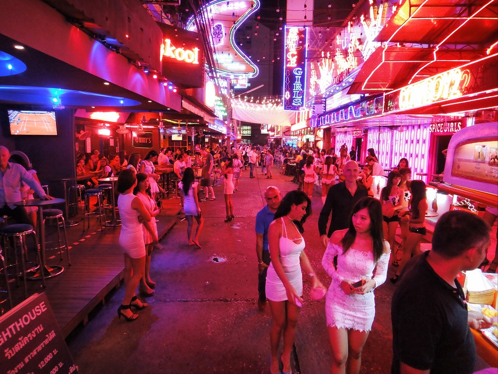 Soi Cowboy (Thái Lan): Khu này hoạt động tự phát mà không được chính phủ cấp phép, nổi tiếng với các sex show. Du khách có thể mặc cả giá và mua đồ uống cho các cô gái phục vụ ở những quán bar. Tuy nhiên, du khách phải lưu ý không được nói chuyện xúc phạm đến hoàng gia Thái Lan vì sẽ có thể bị phạt tù.
