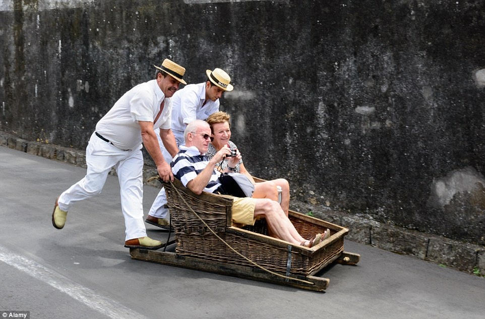 Phuong tien giao thong doc dao o cac nuoc hinh anh