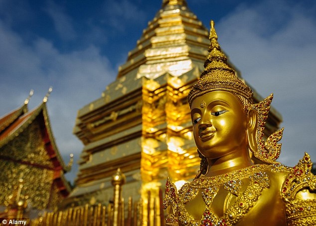 Chùa Wat Phra That ở Doi Suthep, Chiang Mai là điểm hấp dẫn du khách Trung Quốc nhân dịp tết nguyên đán.