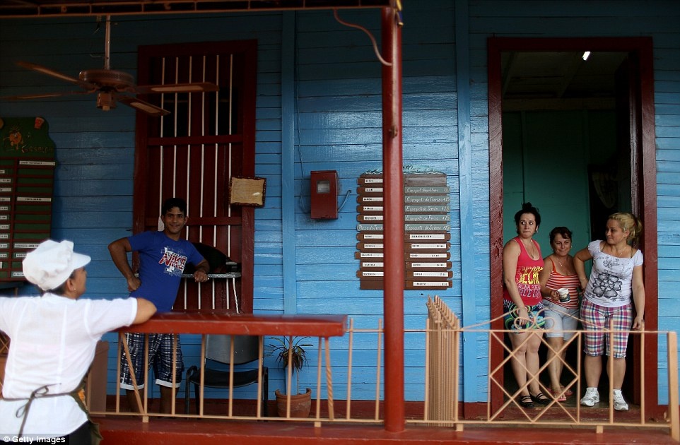 Sau khi Mỹ dỡ bỏ cấm vận, du khách nước ngoài đổ về Cuba ngày một nhiều. Các vùng quê như thế này không bao lâu nữa cũng sẽ thay đổi.