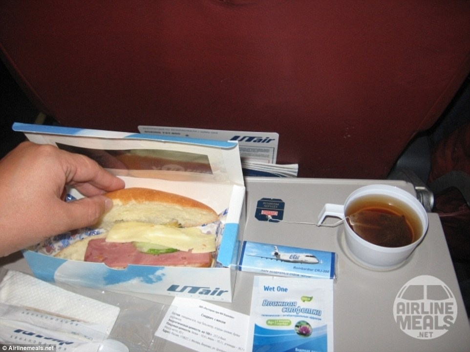 Một du khách đã xếp hạng món sandwich của hãng Utair điểm 1/10.