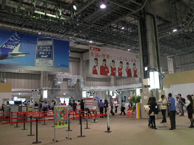 San bay nao loan vi hanh khach di lac hinh anh