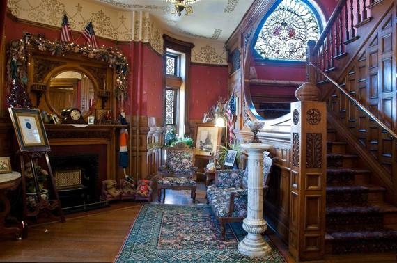 5. Lâu đài Marne, Denver, Colorado: Nằm ở trung tâm Denver, lâu đài Marne là ốc đảo cho những nàng Lọ Lem muốn được thư giãn và nuông chiều. 