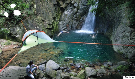 Những chiếc lều võng hiệu Clark Jungle Hammock như thế này có giá từ <abbr class=