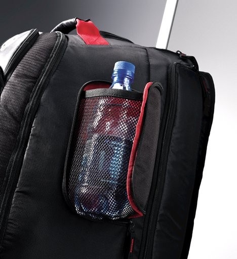 Mang nước khoáng vào Nigeria.