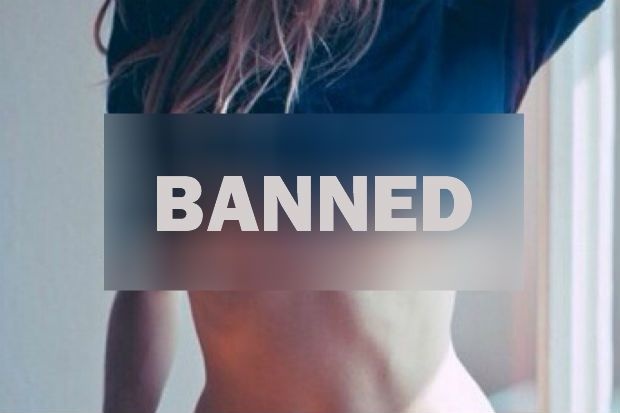 Chụp selfie hở ngực ở Thái Lan.