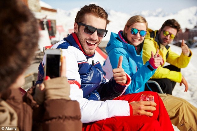 Nhung cu chi de gay hieu lam o cac nuoc hinh anh