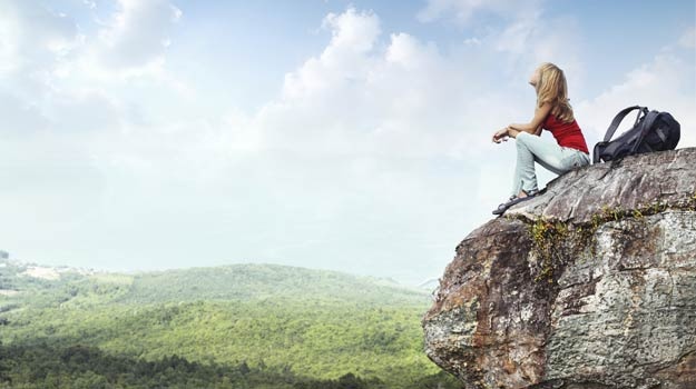 Tăng khả năng thích nghi: Những sự cố xảy ra trên hành trình như nhỡ chuyến bay, hủy tour, thay đổi kế hoạch làm cho những người đi du lịch một mình trở nên vô cùng linh hoạt để tìm cách xử lý. Sau những chuyến đi như thế này, các cô gái sẽ có khả năng đối mặt với mọi tình huống khó khăn trong cuộc sống.