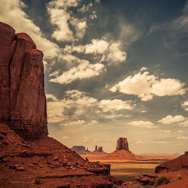 Khoảnh khắc yên tĩnh tại Monument Valley, Arizona.