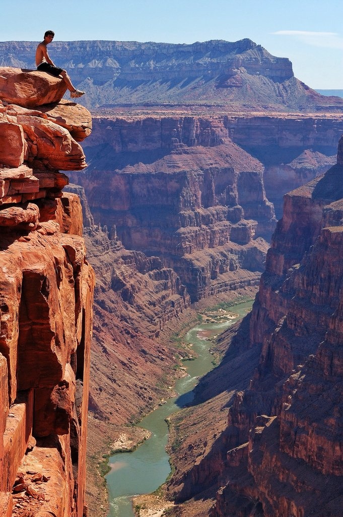Trên đỉnh Toroweap, Grand Canyon, Arizona, bên dưới là dòng sông Colorado.