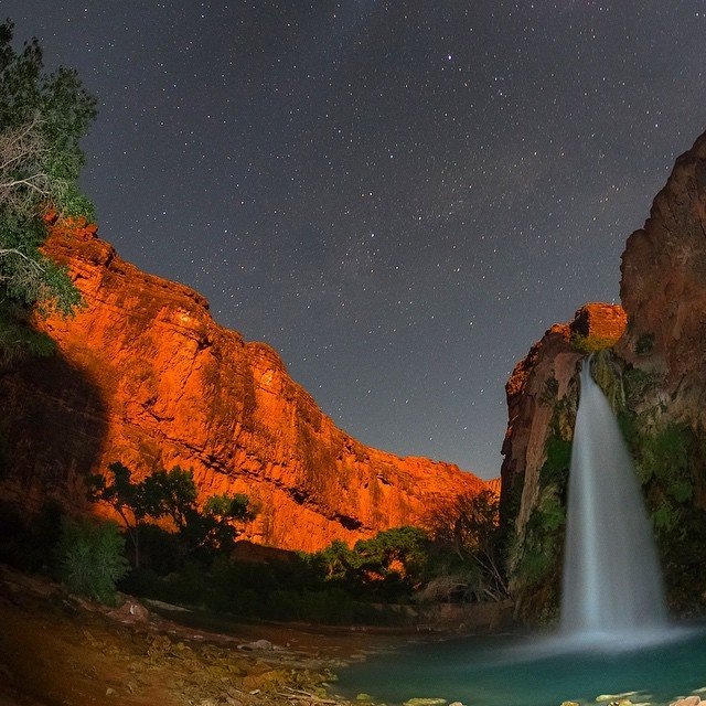 Đường cao tốc tại miền nam Nevada.