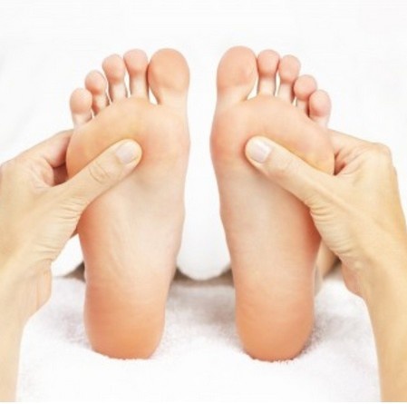 24h: Massage chân ở Tai Pan Reflexologist, quán mở đến 2h sáng, được rất nhiều du khách trên Trip Advisor khen ngợi.