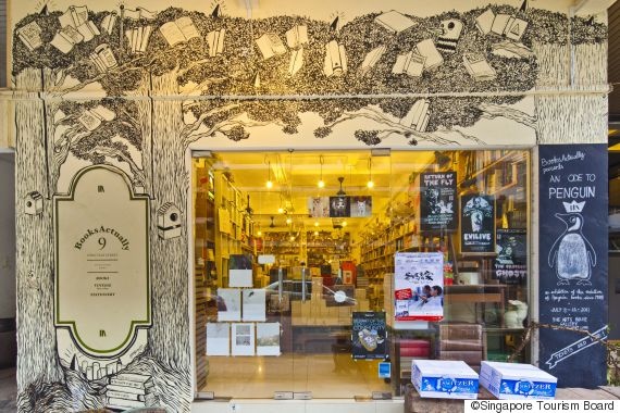 The Orange Thimble ở đường Eng Hoon là một điển hình cho mô hình cà phê nghệ thuật tại Tiong Bahru. Cùng với hiệu sách Book Actually, đây là một trong những địa chỉ mà tạp chí Travel & Leisure khuyên du khách nên tìm đến.