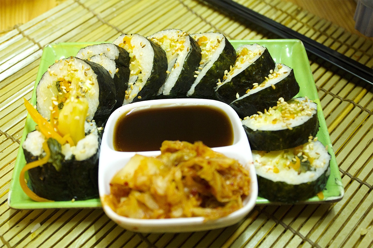 Quan mon Han le duong ngon, re cua hai chang trai 9x hinh anh