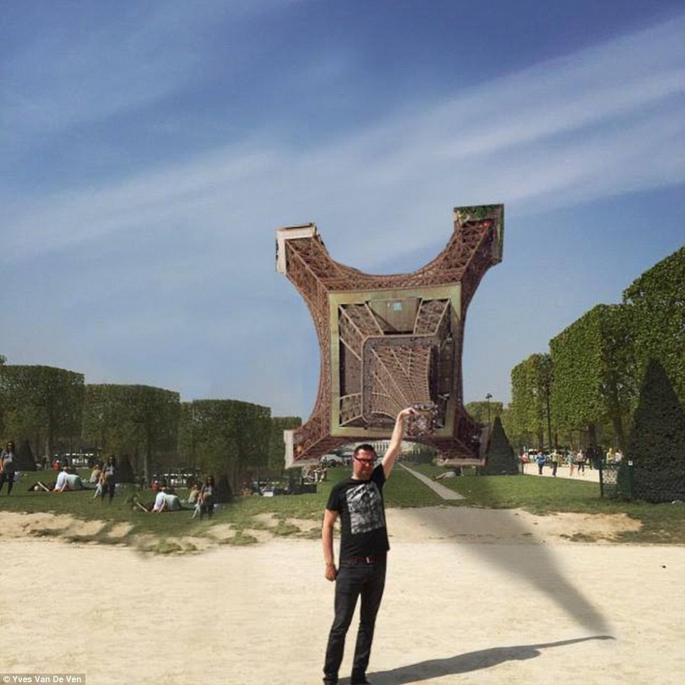 Cong dong mang che anh du khach chup cung thap Eiffel hinh anh
