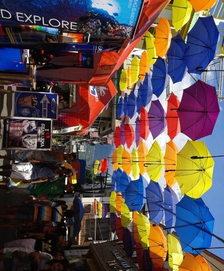 Le hoi giay dep ruc ro o Philippines hinh anh