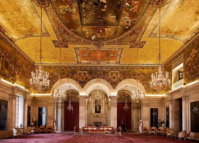 Rashtrapati Bavan, New Delhi, Ấn Độ: Kiến trúc sư người Anh Edwin Landseer Lutyens là người thiết kế dinh thự Rashtrapati Bavan, còn được gọi là Viceroy’s House. Tòa nhà có ảnh hưởng của thiết kế kiểu Anh với mô típ cổ điển theo phong cách Baroque thời Edward. 