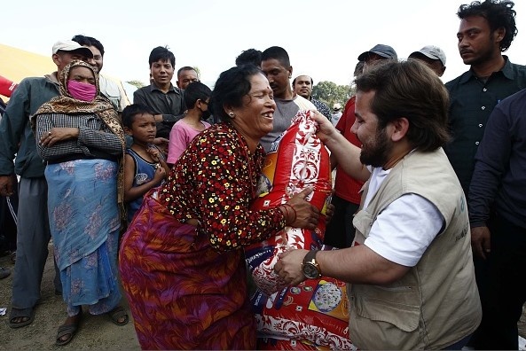 Kỹ năng xử lý khủng khoảng và trấn an người bị tổn thương:  Đây là công việc quan trọng trong thảm họa động đất ở Nepal. Bạn cần phải biết cách giúp đỡ mọi người vượt qua những đau đớn, mất mát. Bạn cần học cách lắng nghe và chia sẻ một cách kiên nhẫn.