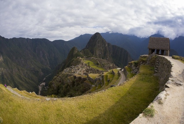 Machu Picchu, Aguas Calientes, Peru giữa núi rừng.