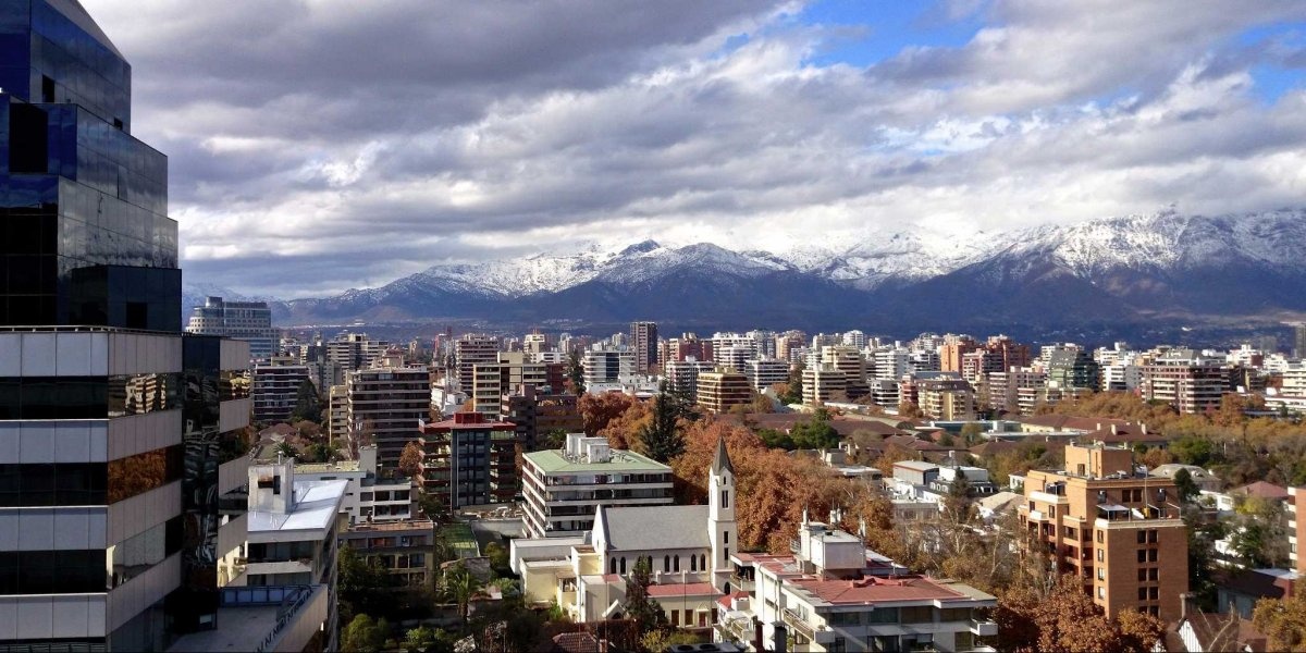 Chile: Đất nước này khá coi trọng hình thức, vì vậy bạn không nên ăn bốc, kể cả khi ăn khoai tây chiên thì cũng nên dùng dao và nĩa.