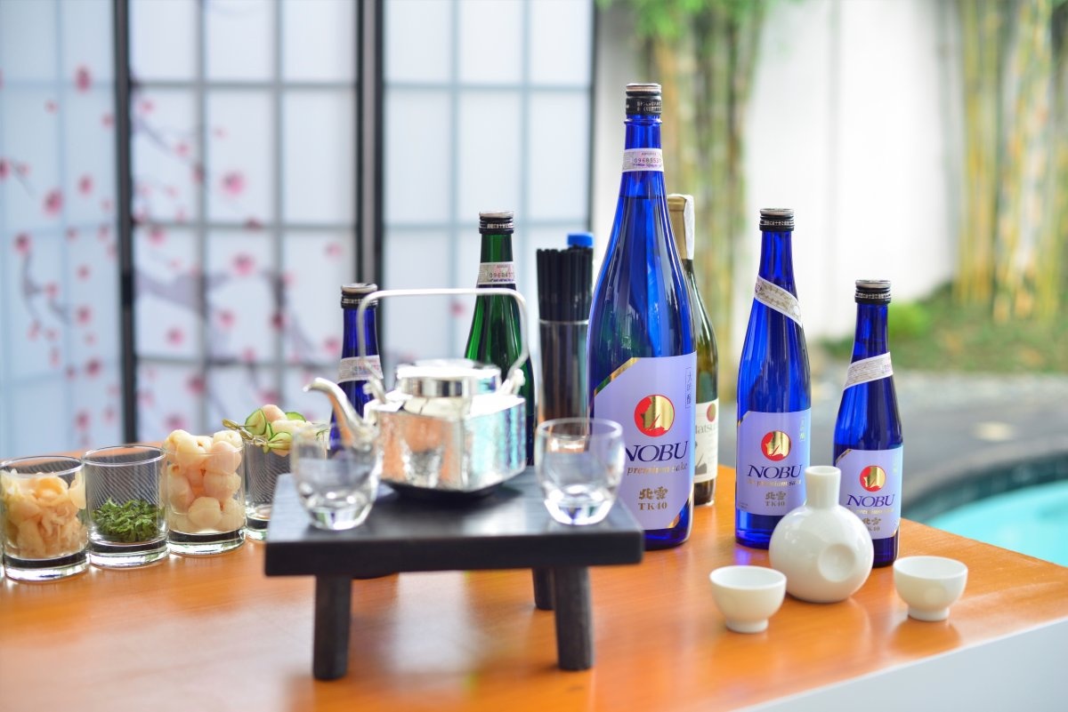 Khách sạn phục vụ loại rượu sake Nobu đặc trưng, thực đơn do bếp Nobu thiết kế.