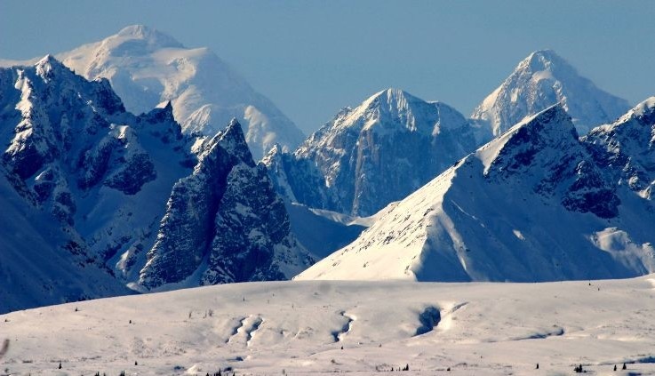 4. Kake – Alaska: Đây là một ngôi làng nhỏ có 650 người sinh sống bằng nghề đánh bắt cá. Nhiều du khách thích thú hòn đảo này vì phong cảnh tuyệt đẹp, nhưng chỉ có thể ra đảo bằng thuyền hoặc trực thăng.