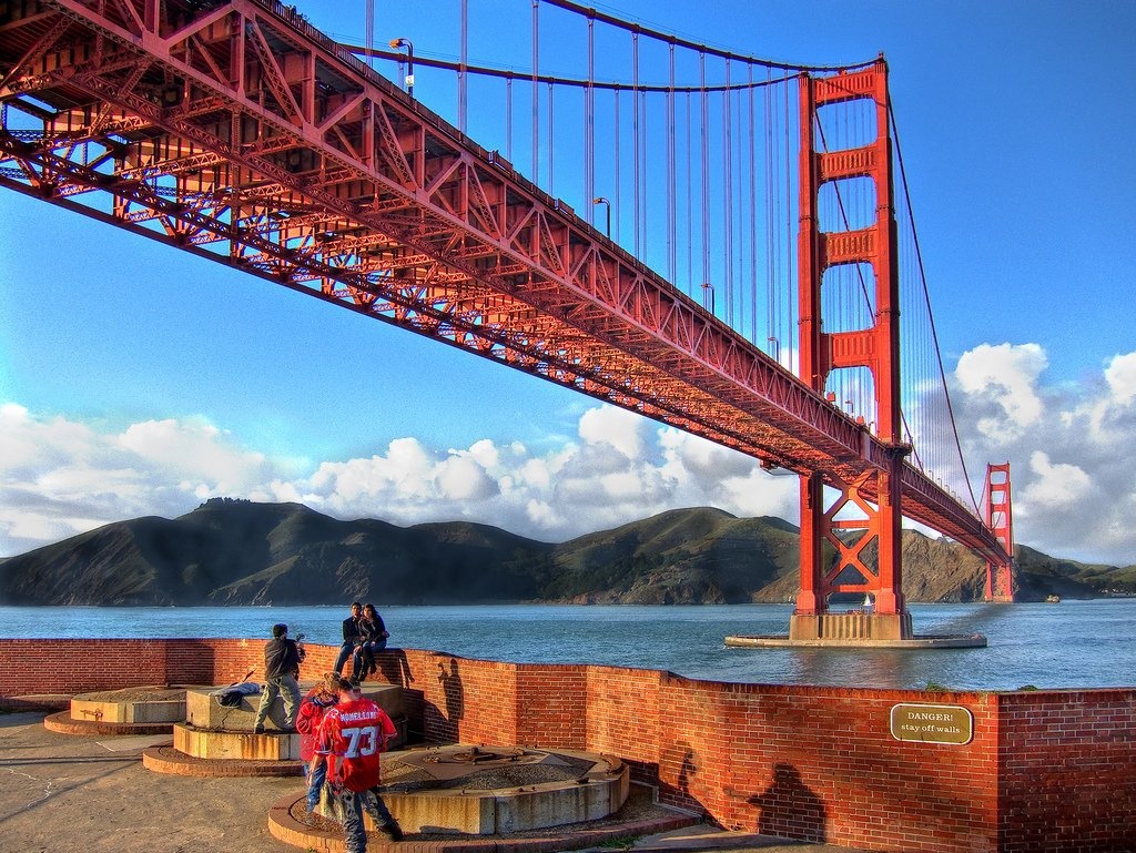 10. Cầu Cổng Vàng, San Francisco, Mỹ: Khi được hoàn thành vào năm 1937, The Golden Gate Bridge là cây cầu treo dài nhất trên thế giới, và đã trở thành một biểu tượng quốc tế của thành phố San Francisco.