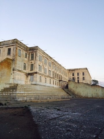 Nhà tù buộc phải đóng cửa năm 1963 vì chi phí quá đắt đỏ. Ngày nay, nhà tù là một trong những điểm du lịch hút khách nhất thế giới với giá vào cửa <abbr class=