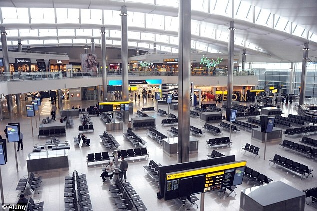 Sau tròn một năm, Terminal 2 đã vận chuyển 10 triệu kiện hành lý và 12 triệu du khách.