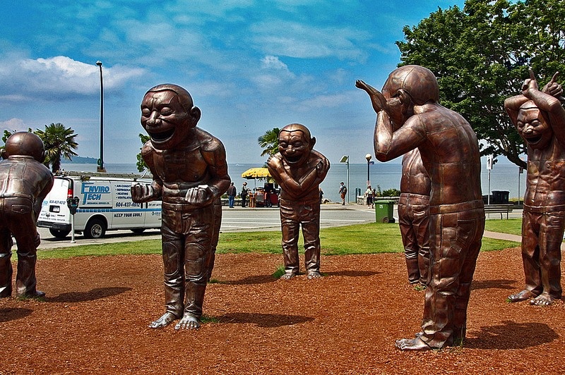 Những bức tượng này được thực hiện năm 2009 ở công viên Morton trong khuôn khổ Triển lãm điêu khắc quốc tế Biennale. Triển lãm trưng bày các tác phẩm đương đại ở những nơi công cộng. 