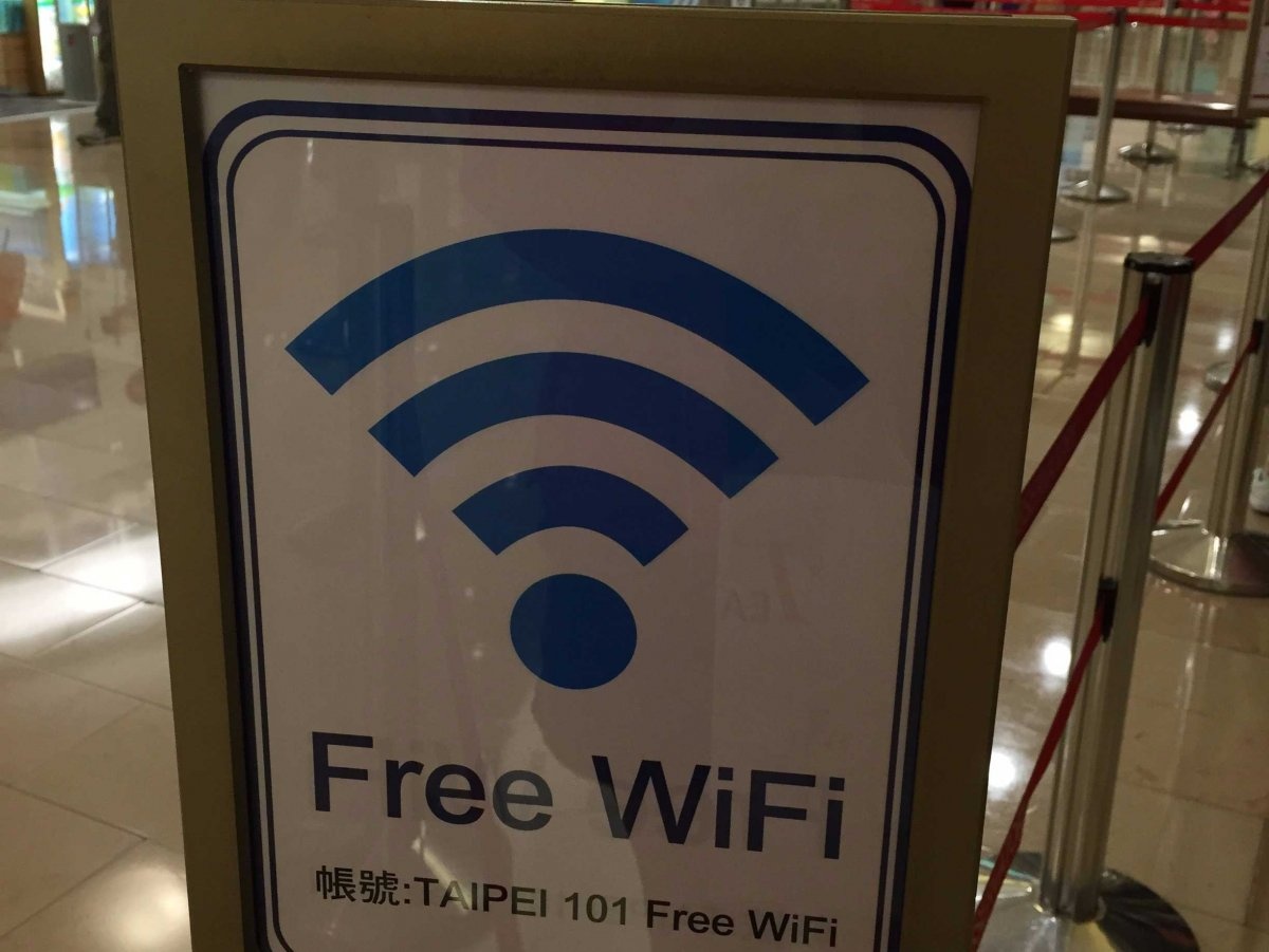18. Đài Loan là một trong những nơi đầu tiên cung cấp Wi-Fi miễn phí, kể cả cho khách du lịch. Bạn có thể truy cập Wi-Fi miễn phí ở tất cả các ga tàu và những địa điểm du lịch nổi tiếng. 