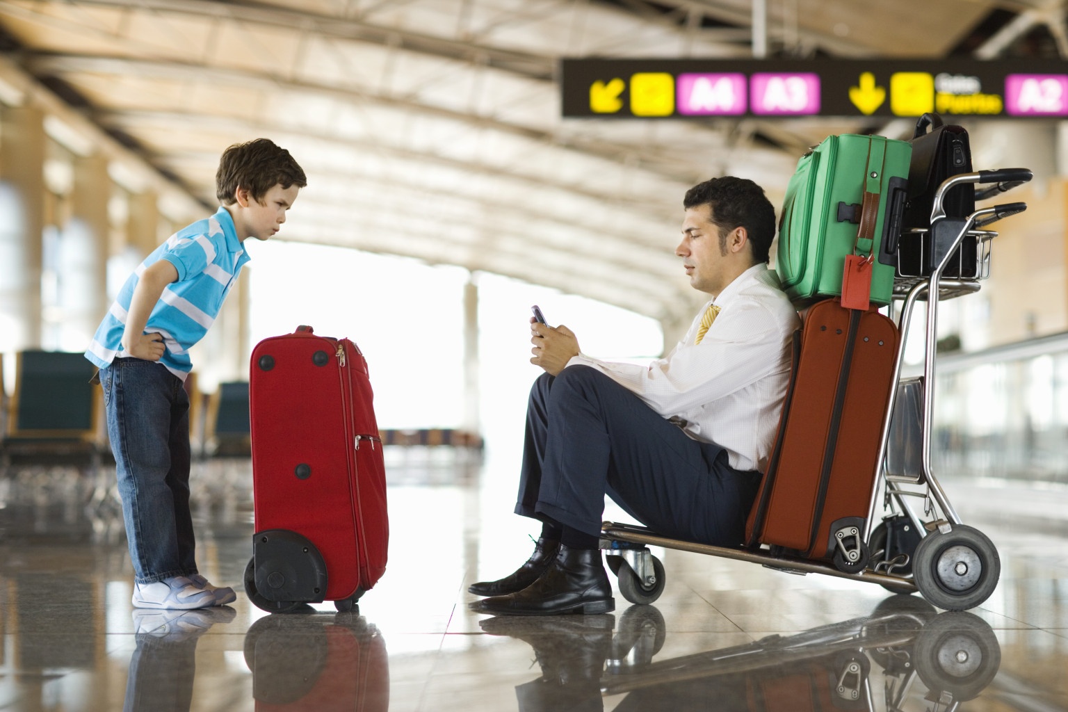 Chuyến đi chơi có thể khiến bạn mệt lả hoặc điên đầu. Ảnh: Huffingtonpost.