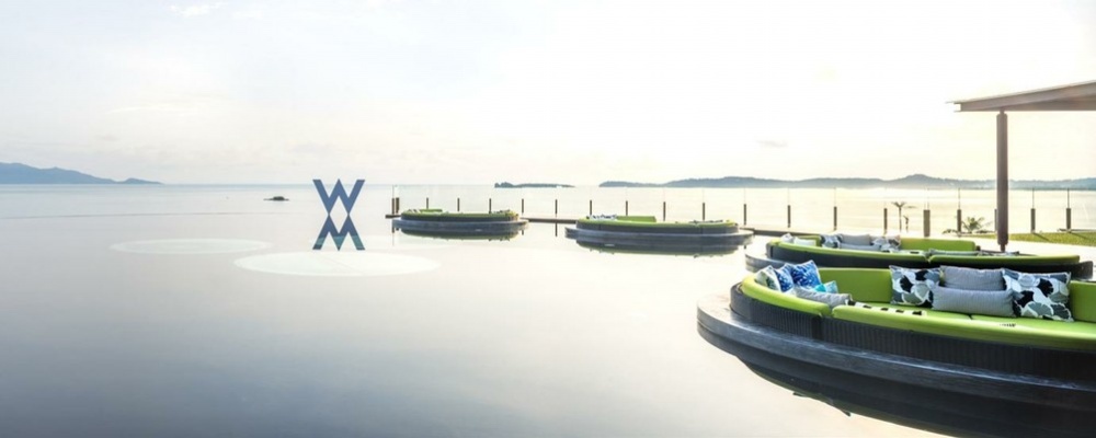 Buổi tối, tại sảnh lớn của khu nghỉ dưỡng W sẽ có rất khách du lịch tập trung tổ chức tiệc và văn nghệ khiến cả W trở nên náo nhiệt là thường. Ảnh: 17u