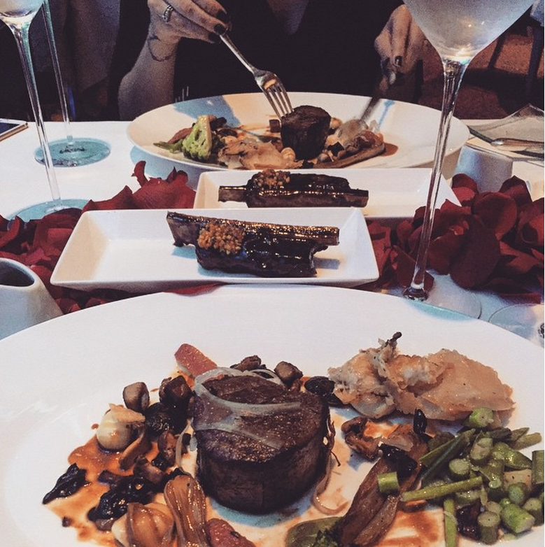 Một bữa ăn ở Al Mahara là trải nghiệm khó quên đối với bất cứ du khách nào.